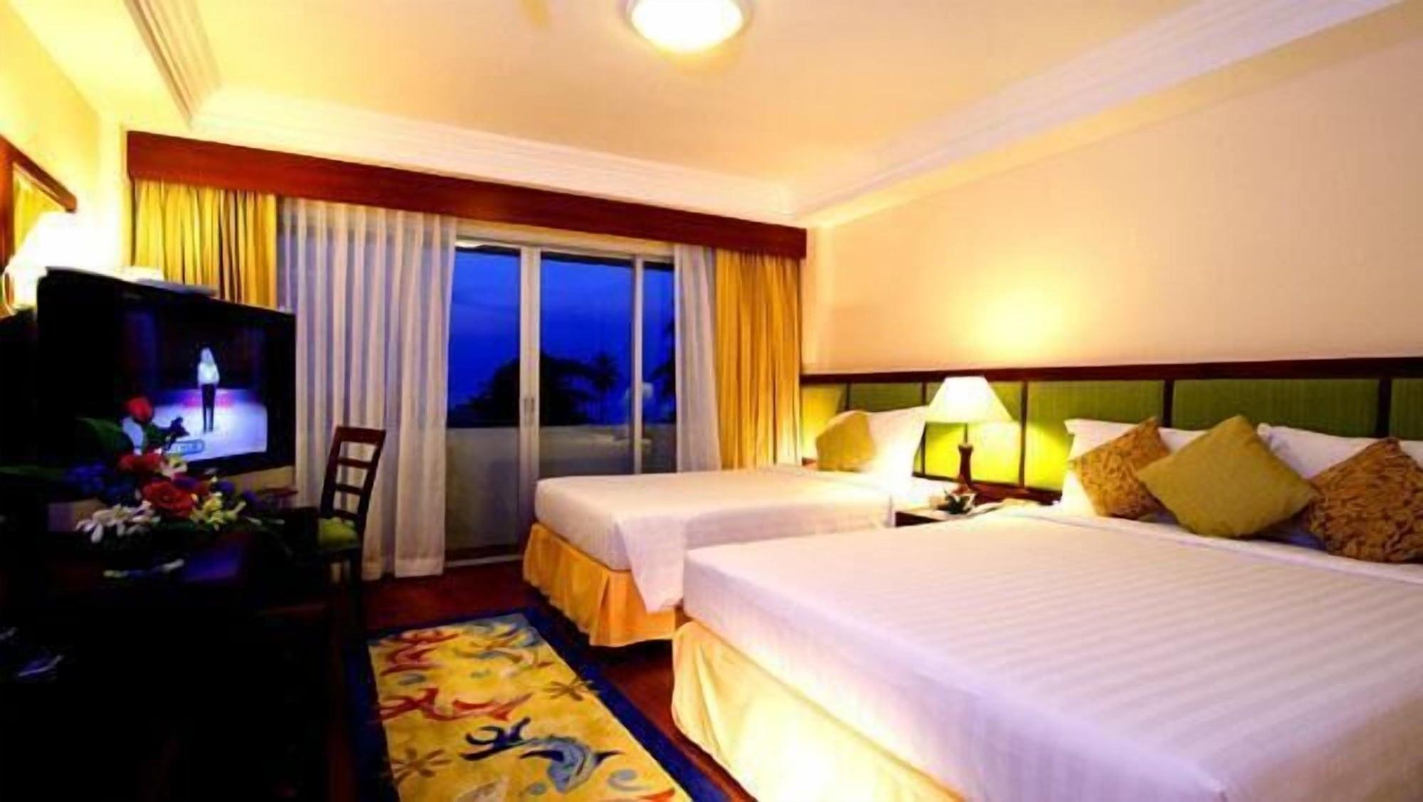 Kalim Resort Patong Экстерьер фото