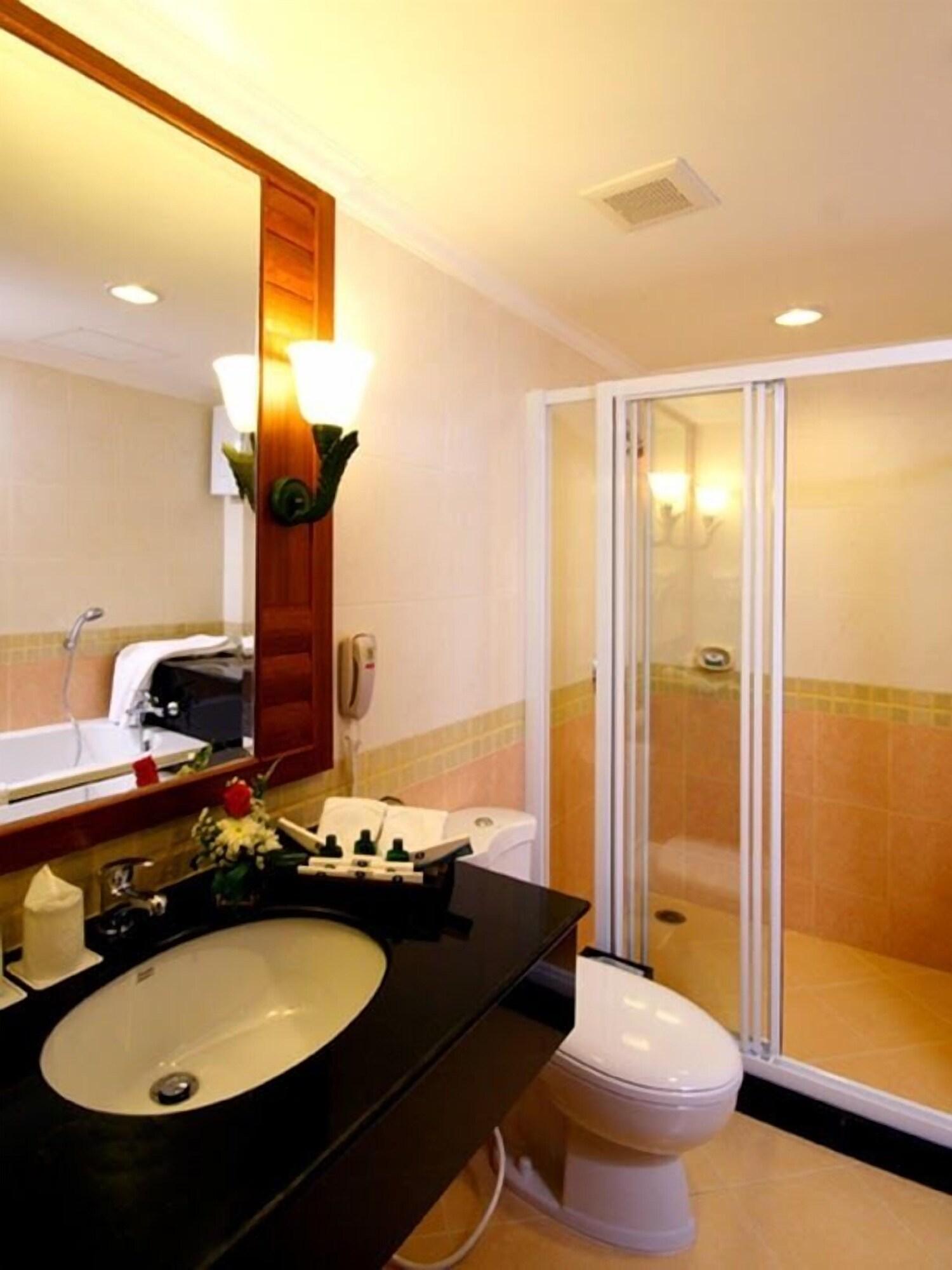 Kalim Resort Patong Экстерьер фото