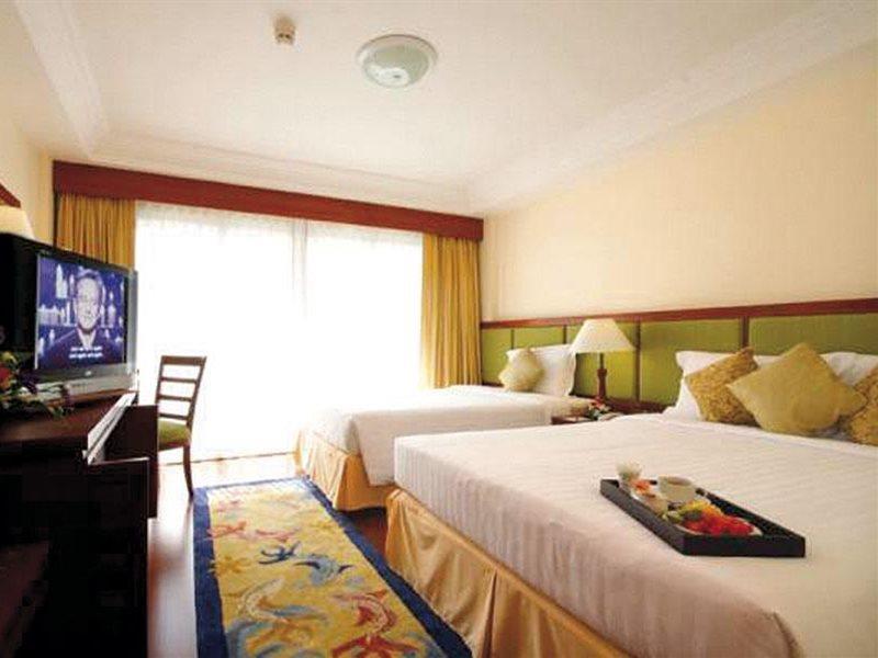 Kalim Resort Patong Экстерьер фото