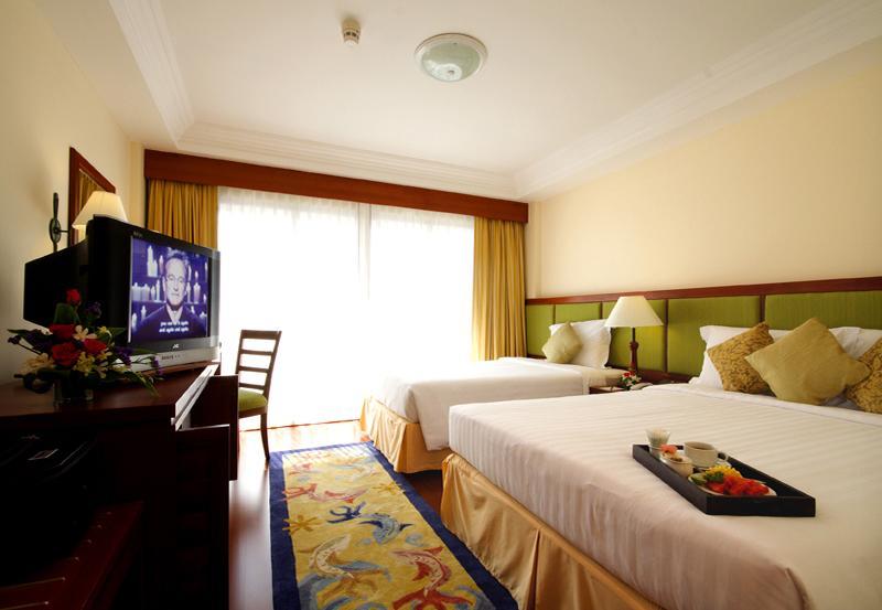 Kalim Resort Patong Экстерьер фото
